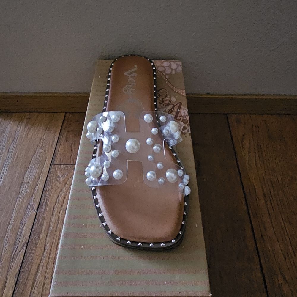 Very G sandals